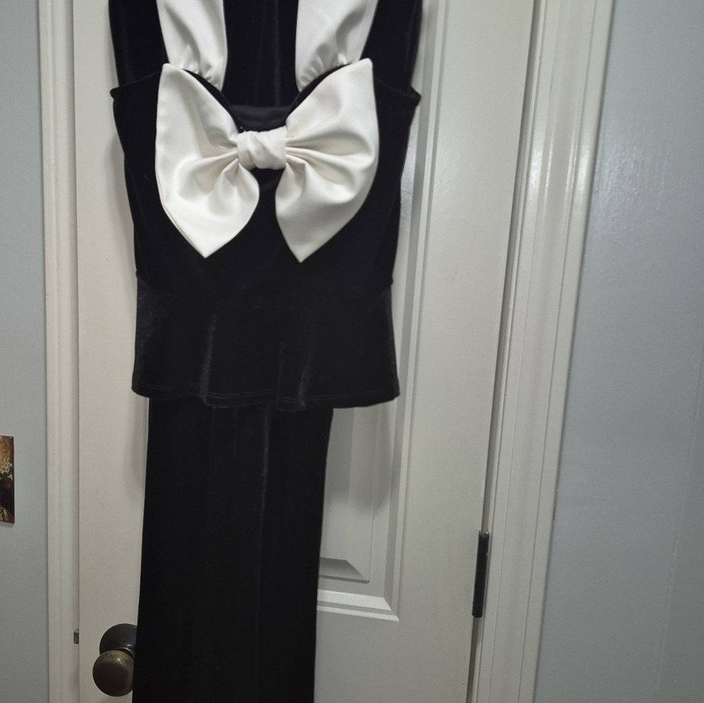 Two piece Christmas Formal from Dillard’s. GB. Velvet Bow Tank Outfit - Picture 3 of 12